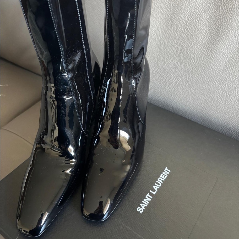 Yves Saint Laurent Glossy Black Heeled Boots